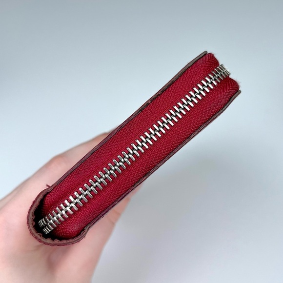 LOUIS VUITTON Grenade Epi Leather Zippy Wallet - Picture 7 of 10